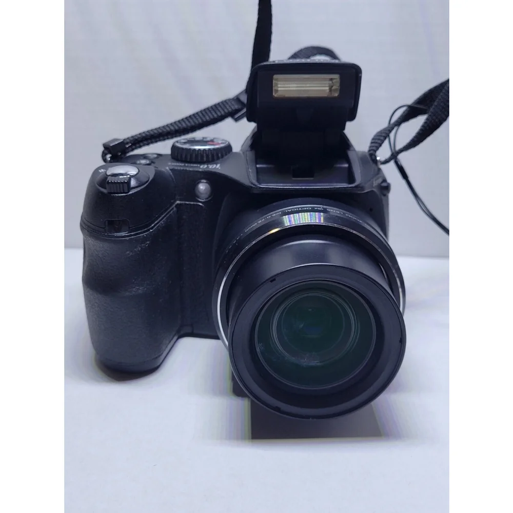 Fujifilm FinePix S2000HD 10MP Digital Camera with Batteries & Card. No. 8U064803
